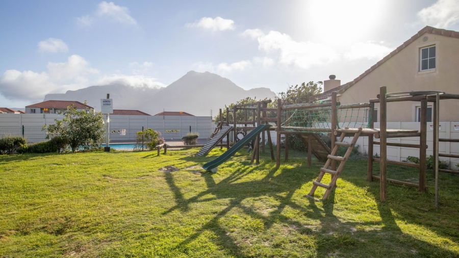 To Let 1 Bedroom Property for Rent in Muizenberg Western Cape